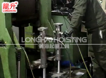 電動同步低位爪式千斤頂出廠檢測