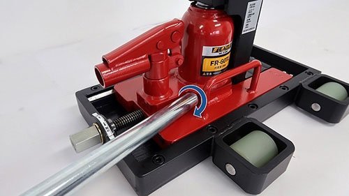 EAGLE帶滑臺趾形千斤頂使用說明 EAGLE帶滑臺趾形千斤頂使用說明